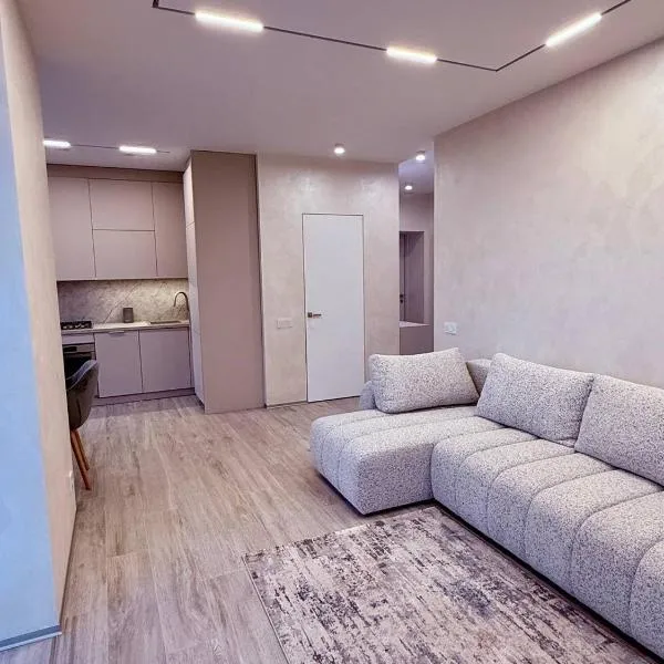 Центр стадіон Central Сity Замкова, hotel di Rivne