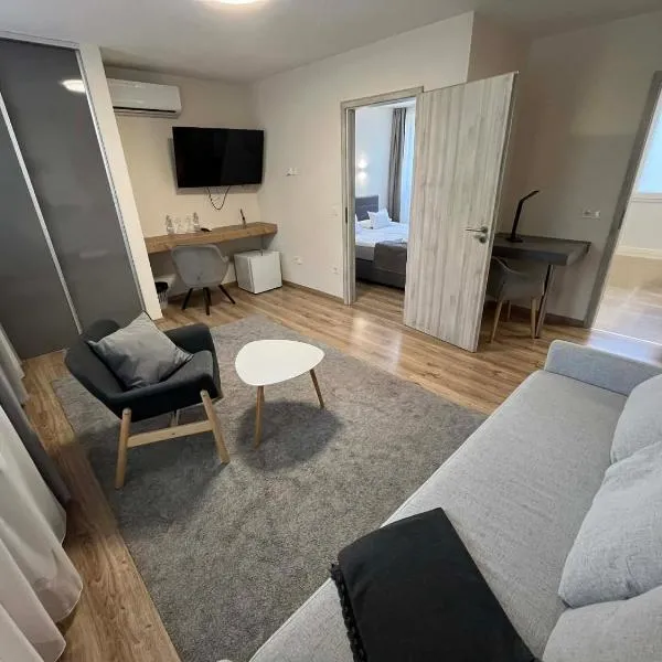 Brill Hotel Békéscsaba، فندق في بيكيسكسابا