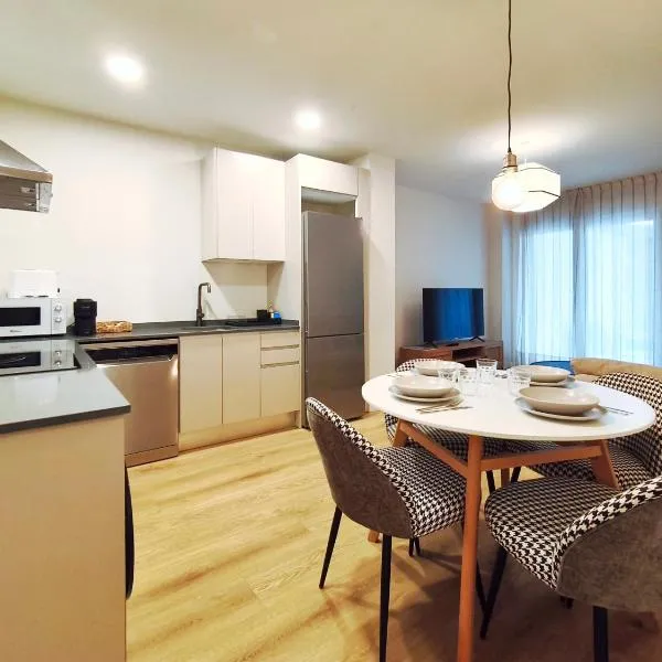 Apt 2 hab Catedral II, Terraza, Parking, Centro, hotel in Valladolid