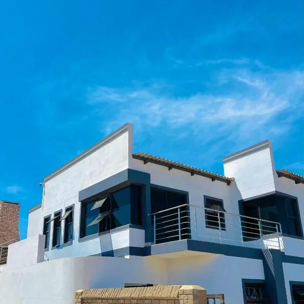 Pluto Guesthouse, hotel in Walvis Bay