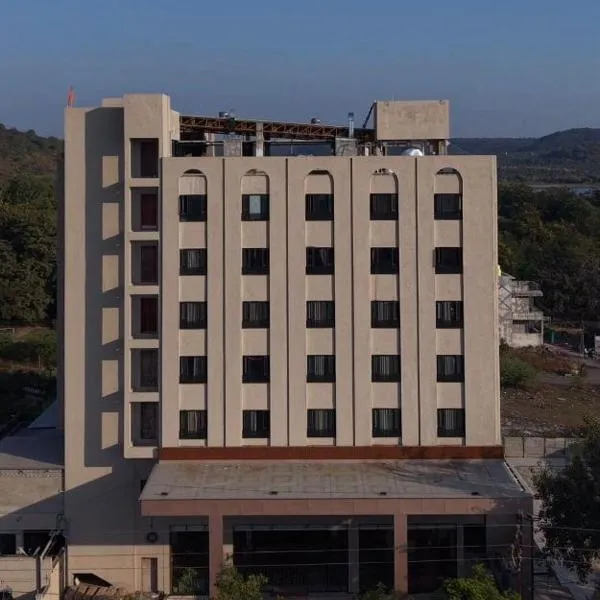 Hariganga The Lake Attitude, отель в городе Амравати