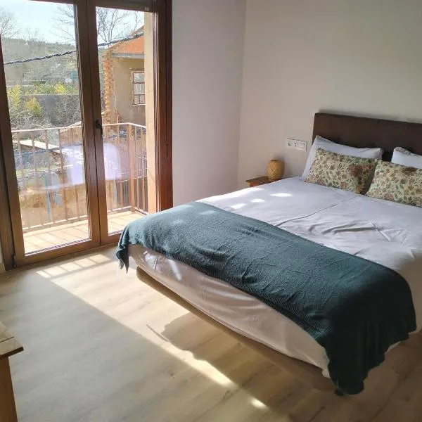 Apartamentos rurales La Higuera de José – hotel w mieście Layos