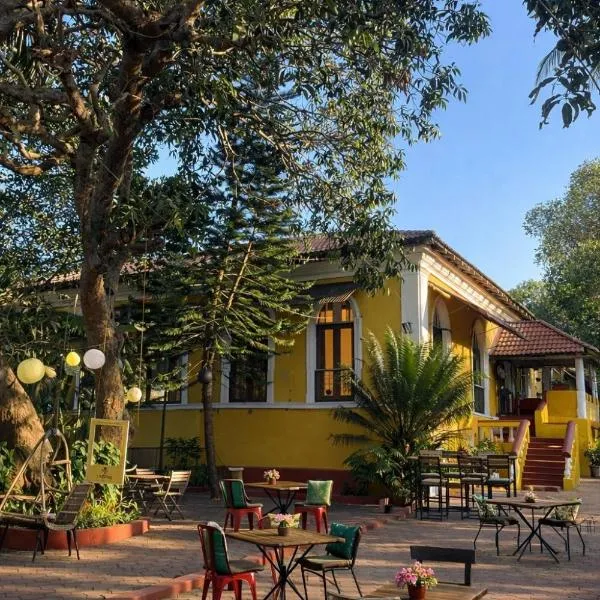 Casa Do Leão A 150 year Old Portuguese Home, hotel in Nerul