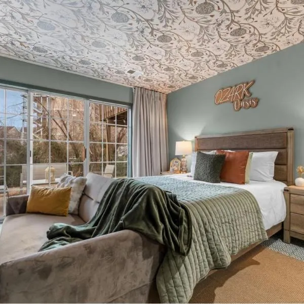 Ozark Oasis - Walk-in Studio w Patio, Pets OK!, hotel en Branson