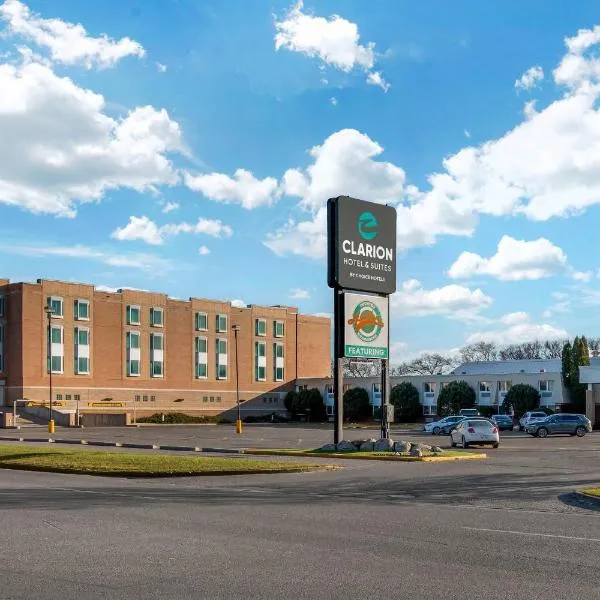 Clarion Hotel & Suites, hotell i Brandon