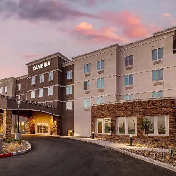 Cambria Hotel El Centro - Imperial، فندق في السنترو