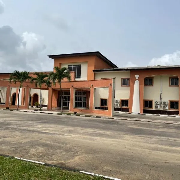 Axari Hotel & Suites, viešbutis mieste Kalabaras