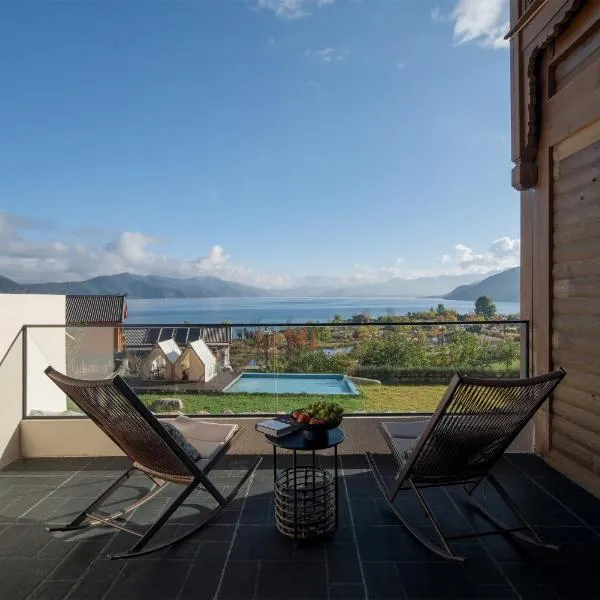Lugu lake Suven Resort Hotel, hotel di Ninglang