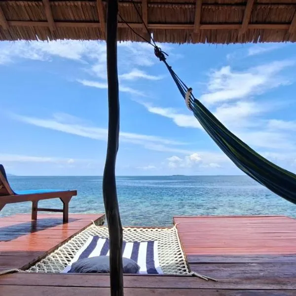 Yonas Homestay - Raja Ampat, hotel sa Besir