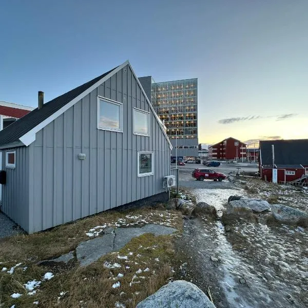 Uka Guesthouse Downtown, hotel en Nuuk