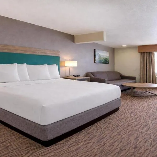Best Western PLUS Peppertree Airport Inn, hotel sa Spokane
