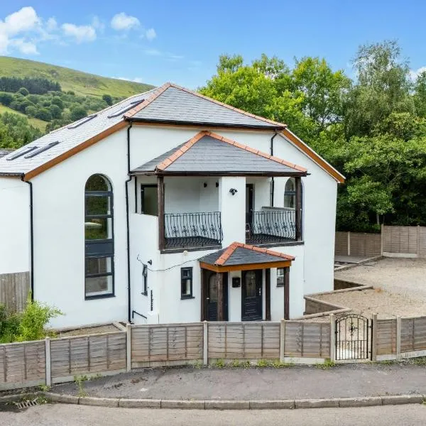 The Old Band Room House No 2, hotel in Blaina