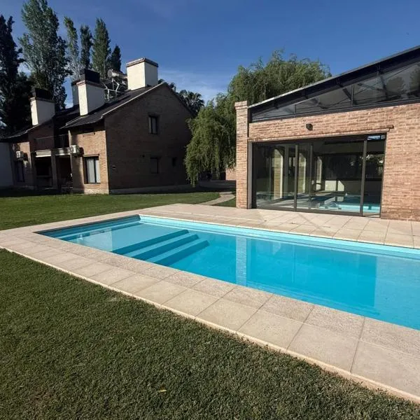 Terroir Village - Complejo en Mendoza, отель в городе Гуаймальен