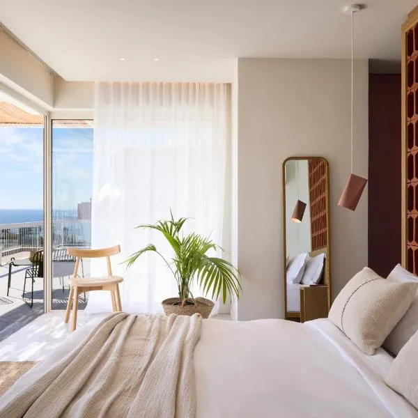 Sea View Beach Penthouse - Athens Coast, hotel v Atenah