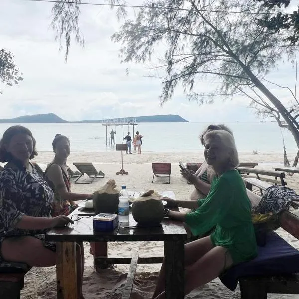 Rock Sand Hostel, hotel en Koh Rong