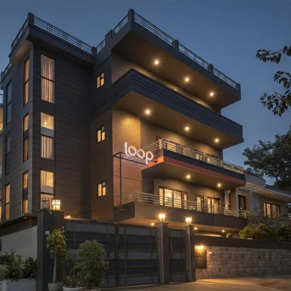 Loop by Zolo Baani Square, Gurugram, hotel di Gurgaon