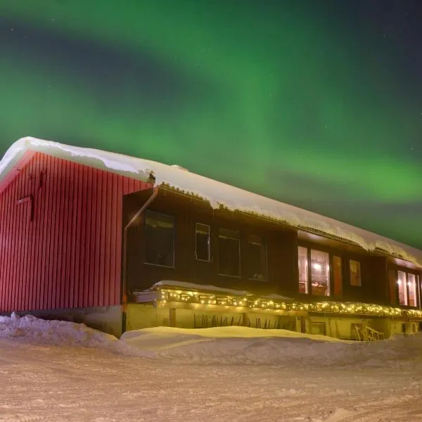 Evenes Apartments - Cheap accommodation for 4 guests close to the Airport, Hotel in Evenesmarkja