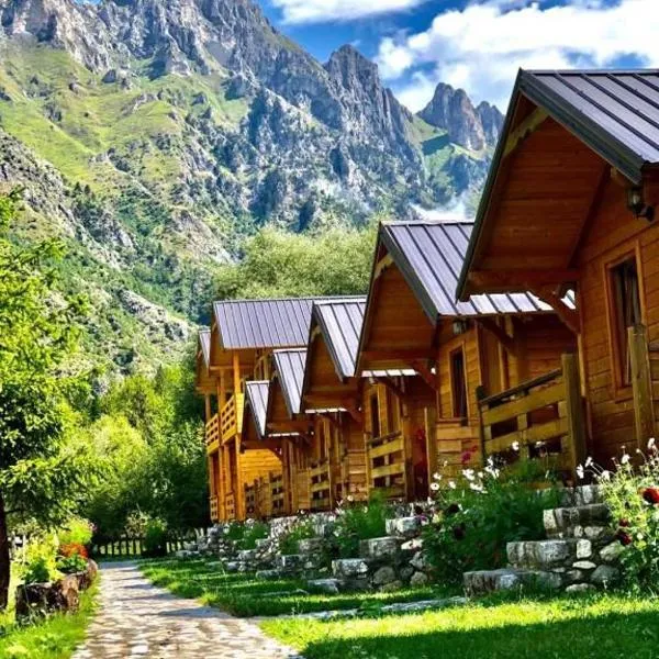 Villas Jezerca – hotel w mieście Valbonë