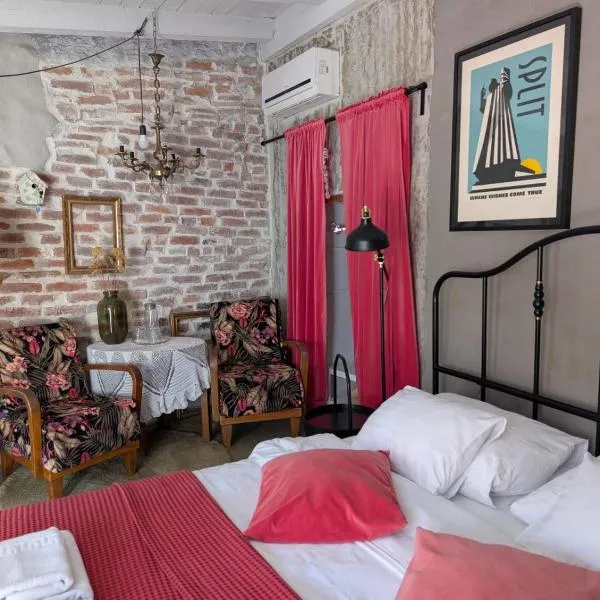 Livo Disno 12, hotel em Split