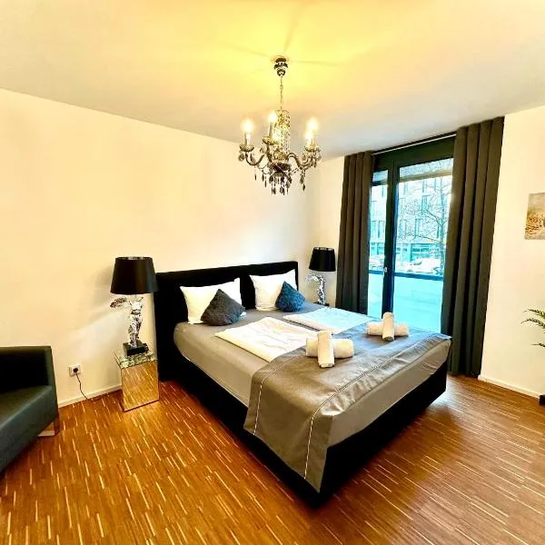 BeeFree City Connect Metro Bus Shops Olympia, hotel in Munich