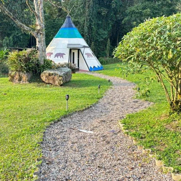 Bosque de Aventura & Glamping El Refugio del Bosque, hotel a La Mesa