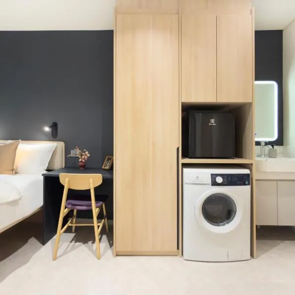 Coliwoo Midtown - CoLiving, hotel in Singapore