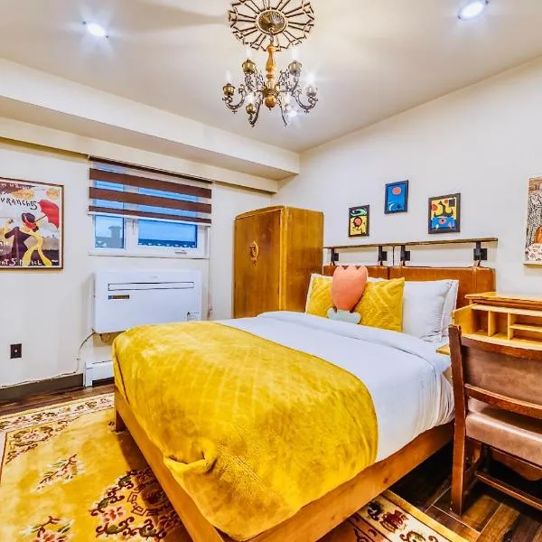 Neocolonial Nouveau Kensington Vacation Home, hotel a Vancouver