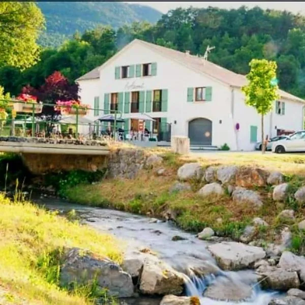 L'Azimut, hotel u gradu Senez
