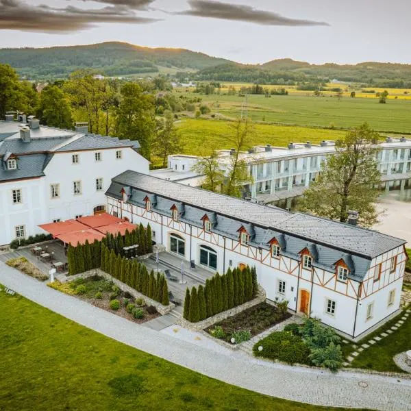 Pałac Pakoszów Schlosshotel Wernersdorf, hotel in Jelenia Góra