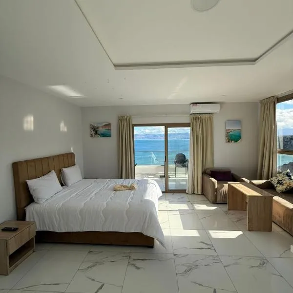 Golden Bay Hotel, отель в Эль-Хосейме