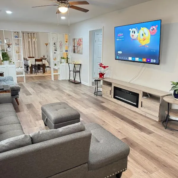 Brand new spacious and comfort 3-bedroom villa in east central、メンフィスのホテル