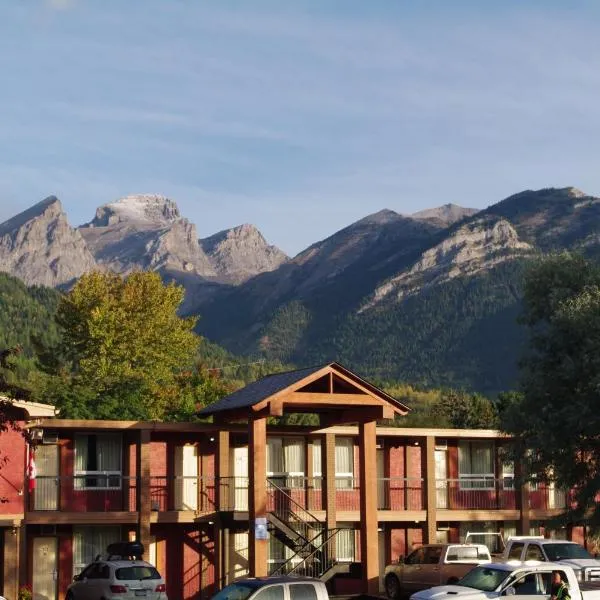 EasyStay Inn & Suites Fernie, hotel v mestu Fernie