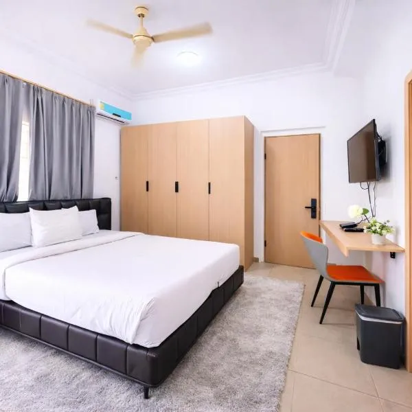 Deluxe Balcony Room in East Legon with Free Breakfast & Gym Access, hotel em Acra