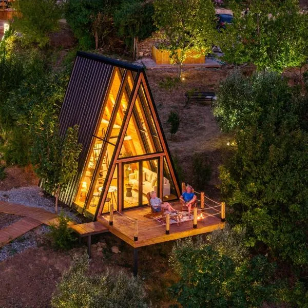 Funky Cabins Villas and Chalets - Gaia Park, hotel in Tirane