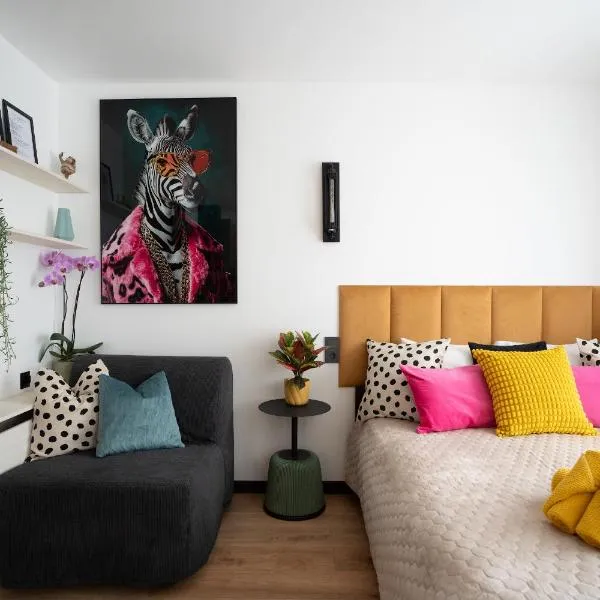 Green Garden & Private Parking Apartments with Playground, hotel sa Rīga