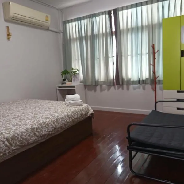 Ban Na Song에 위치한 호텔 Casa Nicola BKK
