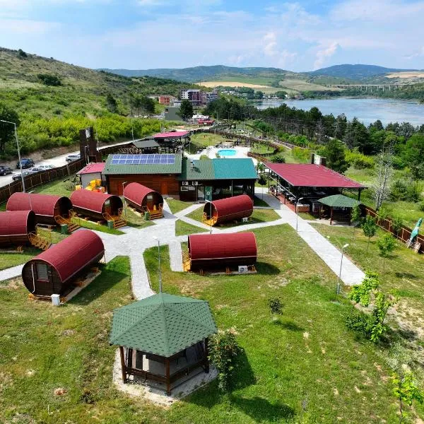Eco Camp Lake Mladost, hotel a Veles