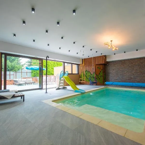 Wellness Vila Žakovce s bazénom, Hotel in Veľká Lomnica