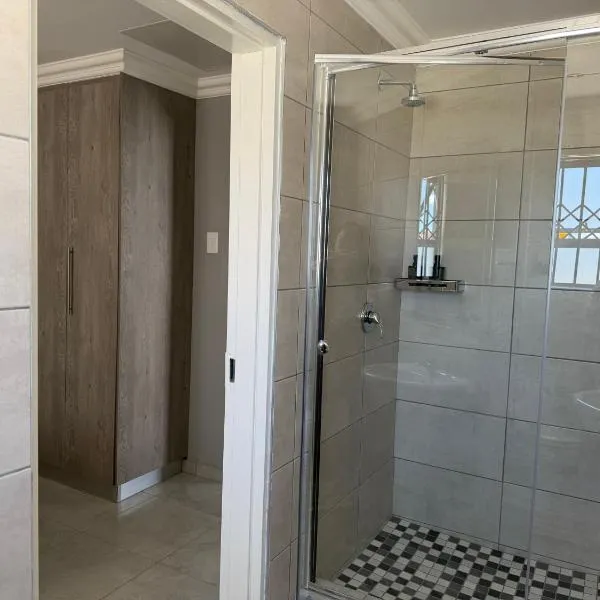 Saviour Apartments, hotel in Mthatha