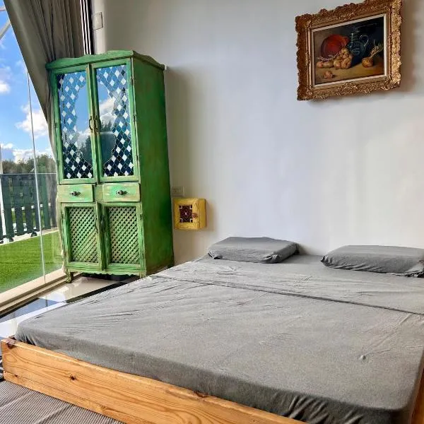 Heritage guesthouse and art gallery, Hotel in Buq‘ātā