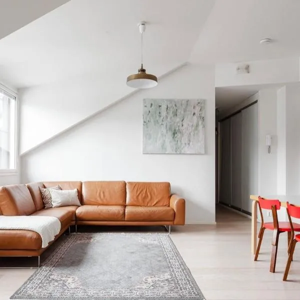 Modern Two-Bedroom Apartment with Sauna & Free Parking, מלון בטורקו
