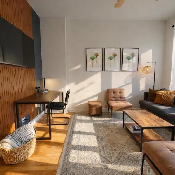 Flexhome Ukrainian Village - 2BR - Convenient Walkability, hotel Chicagóban