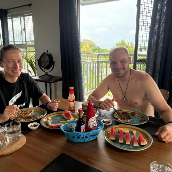 Uncle George's Free Breakfast with Double Room Seaview Direct to Lautoka Pier, hotel em Lautoka