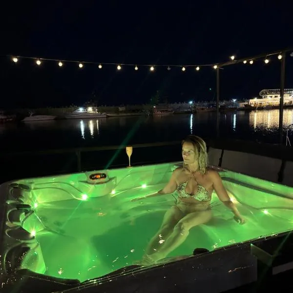 SeaEsta Floating Houses, khách sạn ở Constanţa