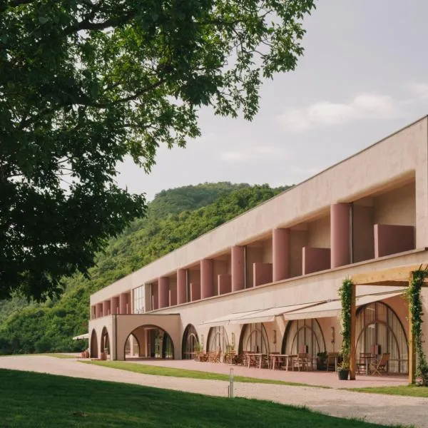 Pabellon Hotel, hótel í Kvareli