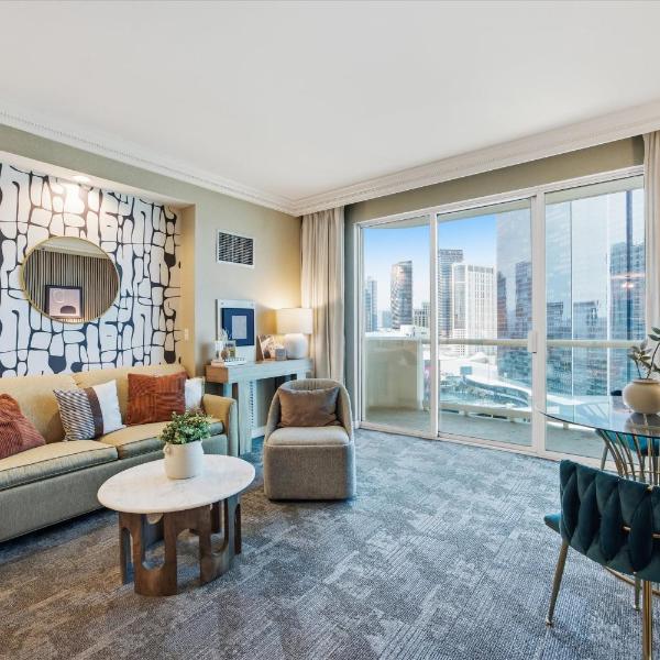 Stunning Balcony Strip View MGM Signature * Free Valet, Las Vegas