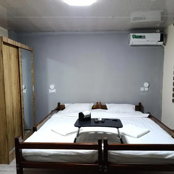 Caravan Hostel, hotel di Tashkent International Airport