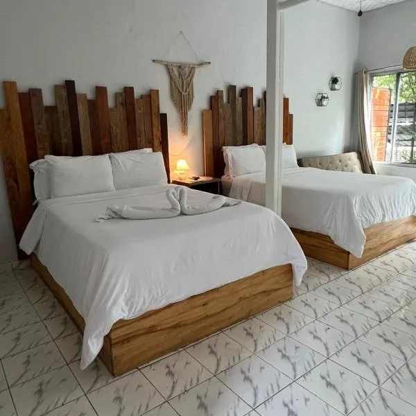 Boquete Firefly Inn, hótel í Boquete