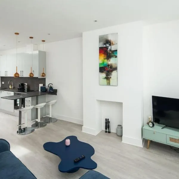 1 Bedroom flat in Barons Court: Londra'da bir otel