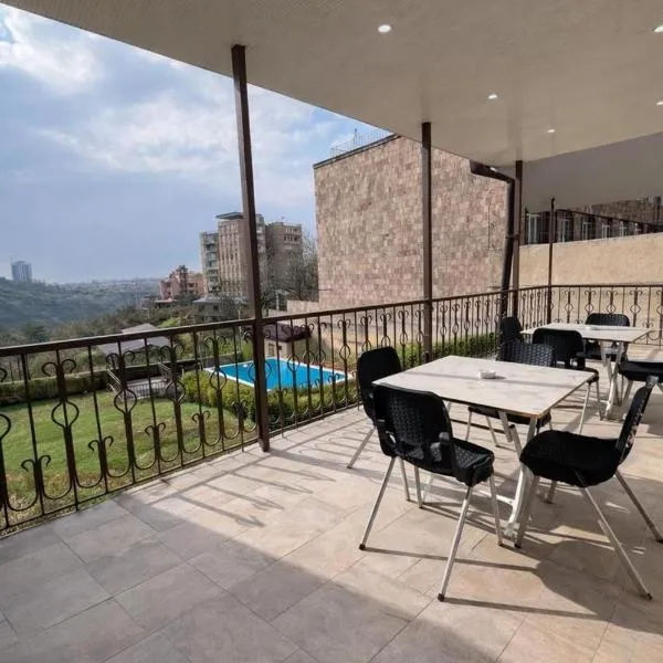 World Travelers Family, hotel a Yerevan